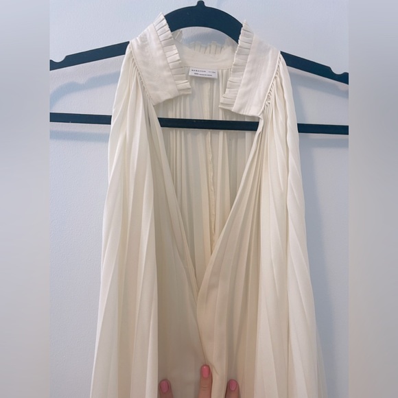 Aritzia Babaton Guell Flowy Sleeveless Blouse in White/Cream - XXS - Picture 12 of 15